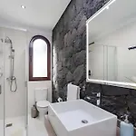 Bella Valen Vila *