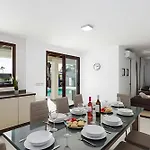 Vila Bella Valen *